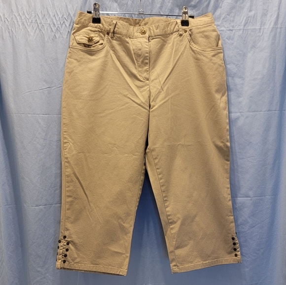 Women's Ruby Rd. Favorites Capri Pants Size 8 Color Cream - Picture 1 of 7